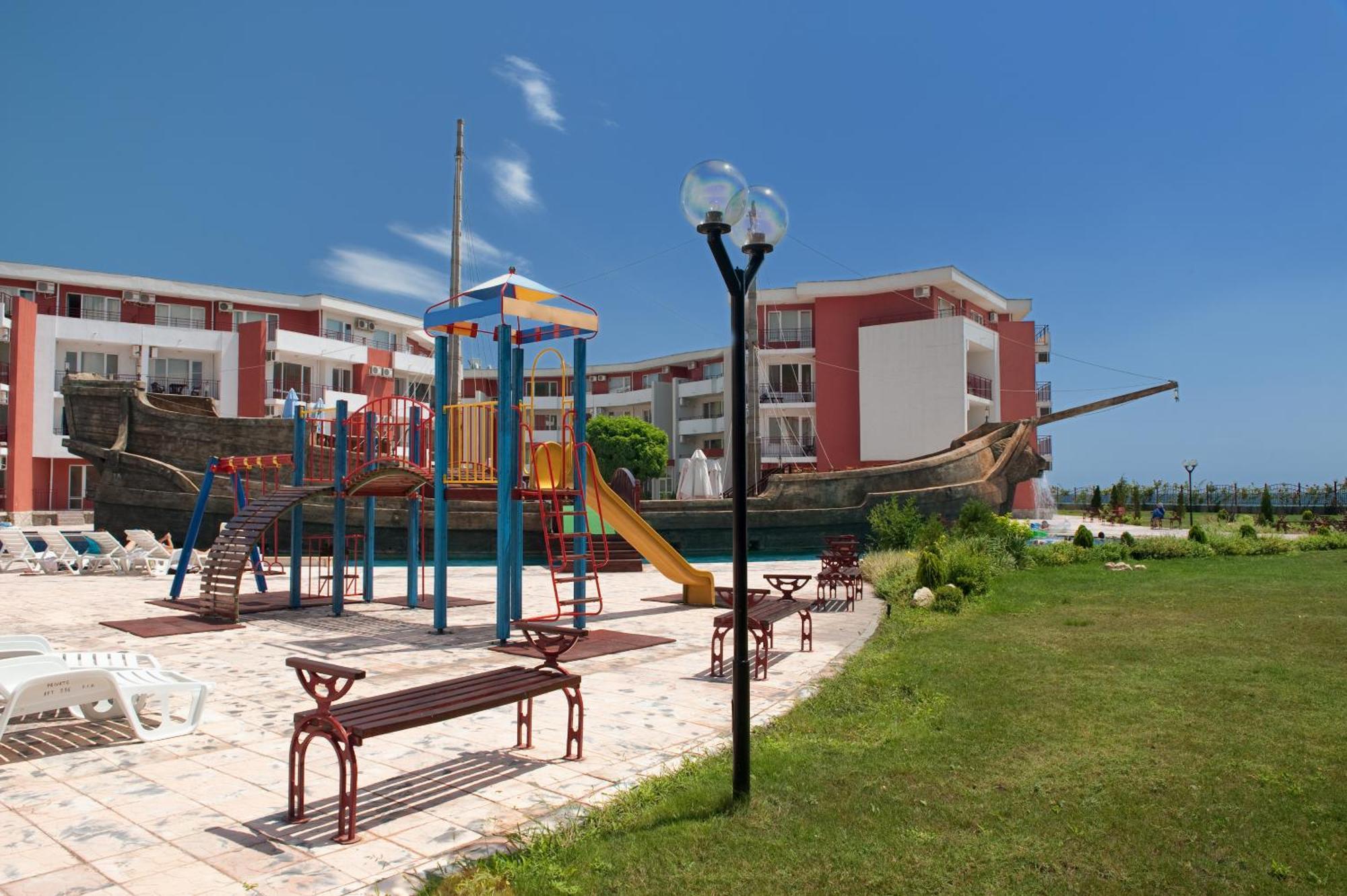 Privilege Beach Apartments Sveti Vlas Exterior photo